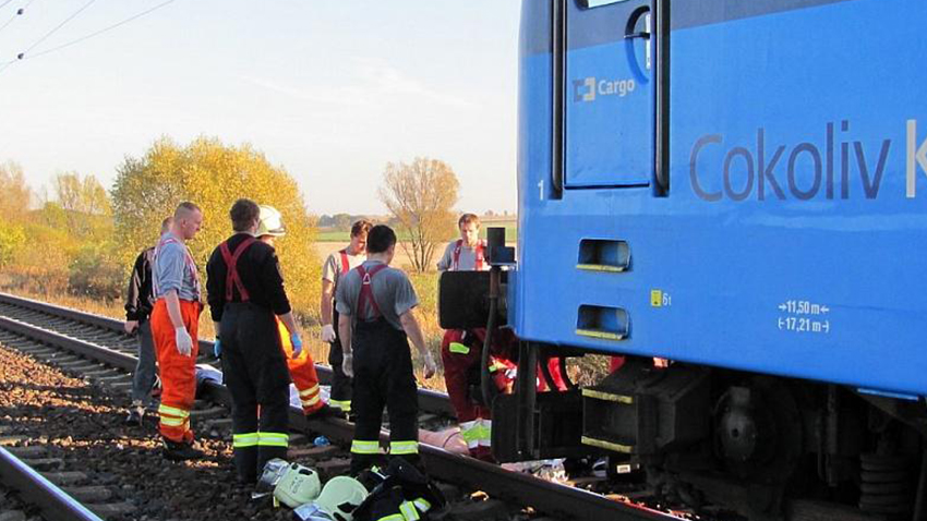 Po střetu s vlakem zemřel u Vrbátek člověk