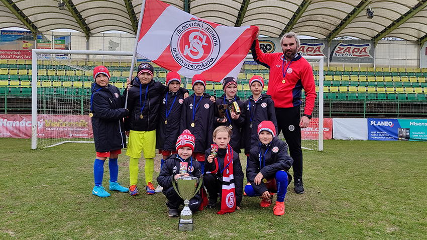 Obrovský úspěch regionálního fotbalu  Olšany ovládly Winter Cup v Olomouci