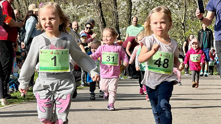 Hloučelu ovládne pohyb. Chystá se Velikonoční půlmaraton