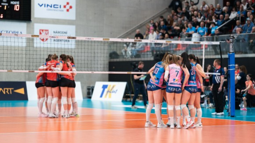 Semifinále 2: venku opět drama na pět setů, tentokrát prohrané