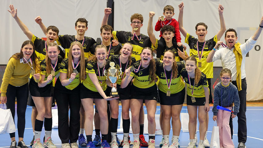 Mistrovský titul vybojovali i korfbaloví dorostenci Prostějova. Foto: Facebook Titulový double Vosíme.cz Prostějov aneb Zlaté korfbalové dozvuky