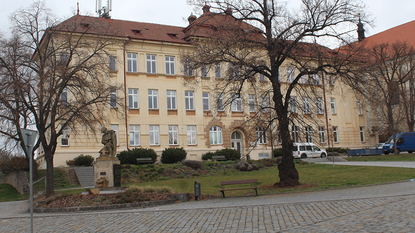 Bílý palác nad Romží se opravuje