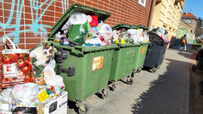 AKTUALIZOVÁNO: Bordel v Olomoucké provází smrad