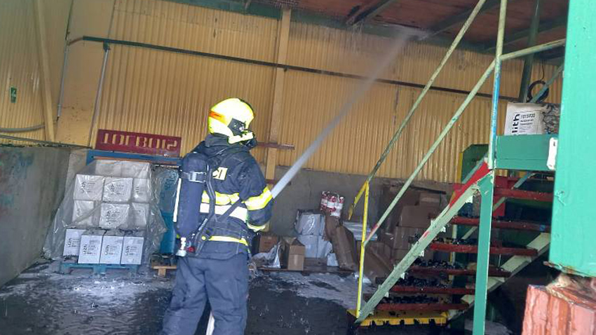 Oheň na ptenské pile   způsobil konečnou  ŠKODU ZA 50 MILIONŮ