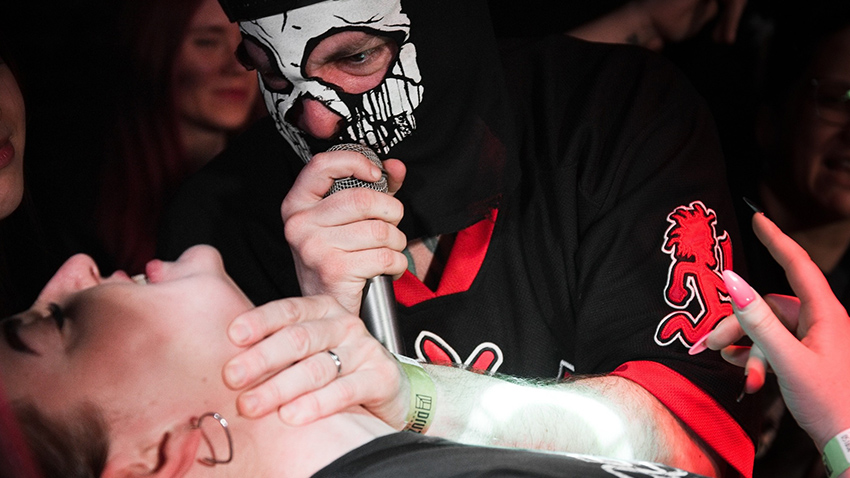 Foto Krystýna Bohatová Rapper Řezník rozdivočil Družbu