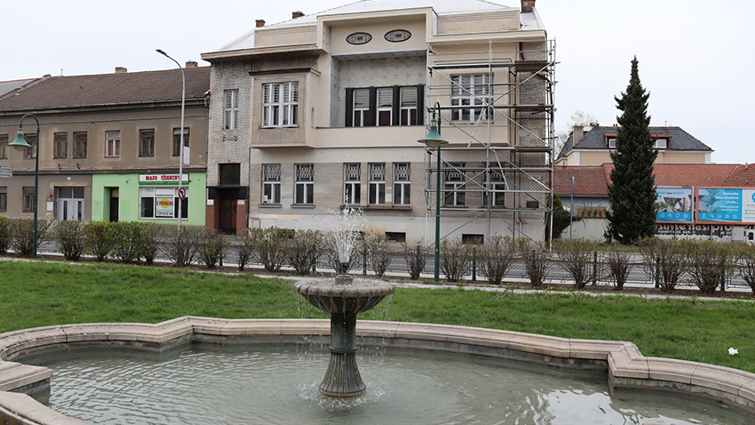 O prohlídku noblesní stavby byl velký zájem