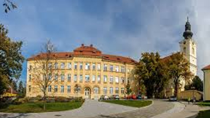 Opravy uzavřely park