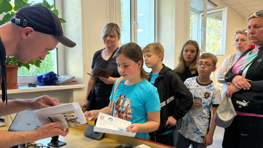 Malí rybáři dostali povolenky a vyrazili na lov