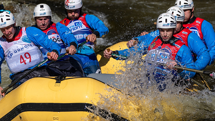 Foto Marek Sonnevend Doba stříbrná pro raftaře na řece Kamenici