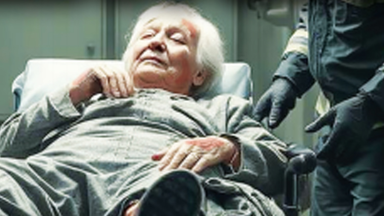 AKTUALIZOVÁNO: POPÁLENOU STAŘENKU  PŘEVEZLI DO BRNA!