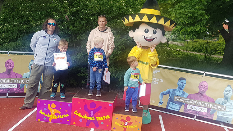 Foto Marek Sonnevend Čokoládové tretře Prostějov tentokrát přálo počasí,  do areálu ZŠ Jana Železného přilákala kvantum dětí