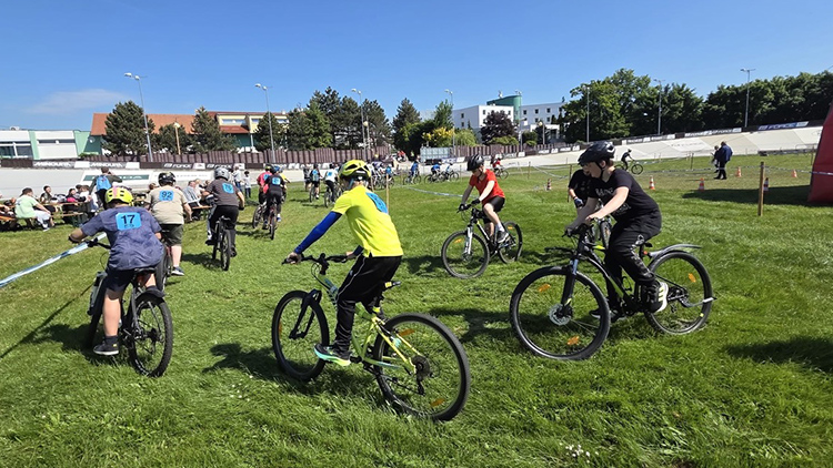 Foto Marek Sonnevend Cyklistický závod škol O pohár statutárního  města Prostějova se stal kořistí ZŠ Palackého