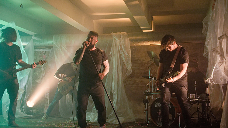 Kapela Kervežekson má nový klip