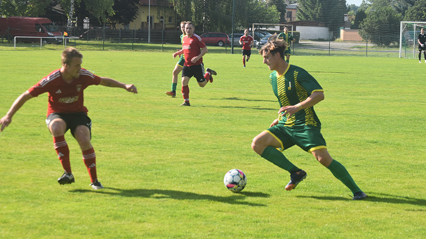 Derby dvou odlišných poločasů přineslo remízu