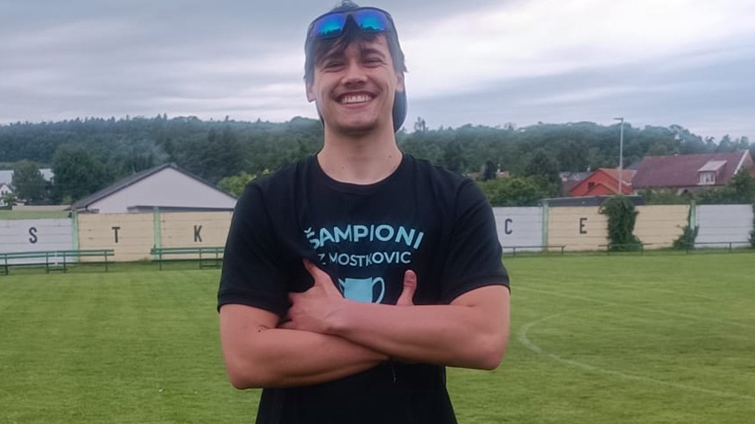 „O zápisném ani o sázce nevím,“ smál se po utkání střelec sté branky Mostkovic Dominik Kaštyl