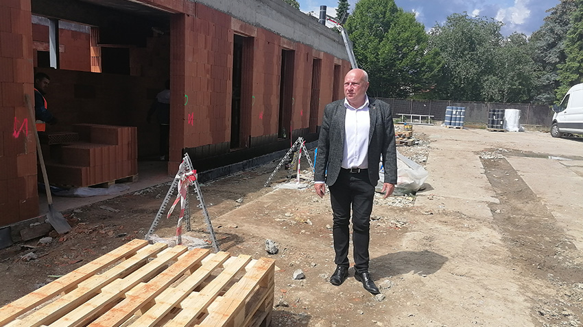 Mateřská škola roste jako z vody