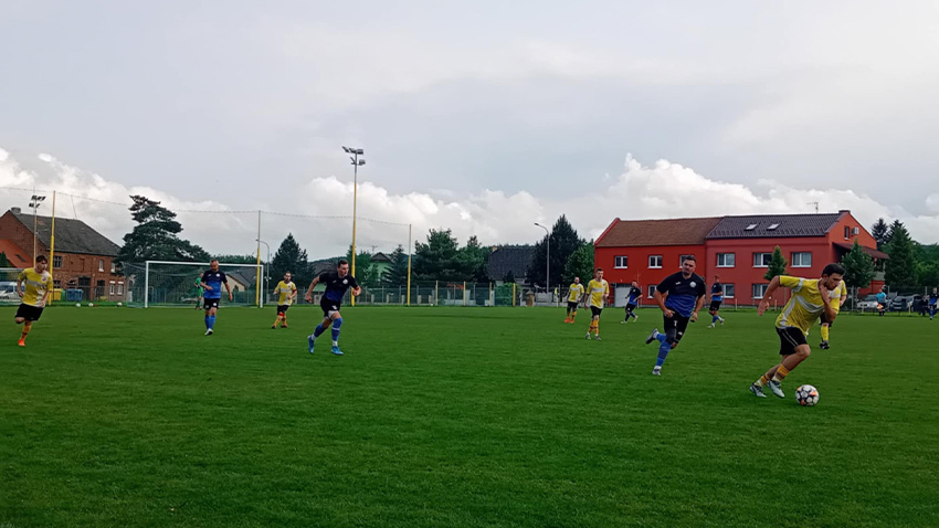 Určice rozhodly o své výhře už po pětadvaceti minutách. Foto: Michal Sobecký Souboj rezerv vyzněl pro Určice, rozhodnuto bylo po poločase