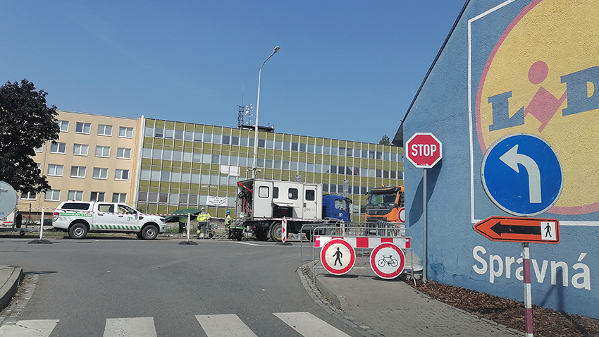 Neprůjezdný Újezd působí komplikace