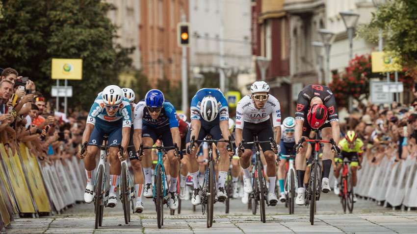 Letošní ročník poprvé projede republiky křížem krážem. Czech Tour projede napříč Českem