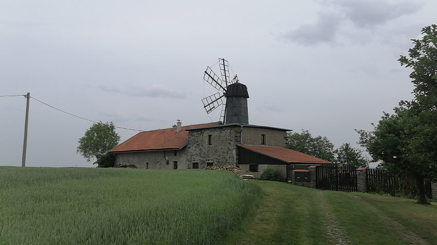 Dřevěný mlýn v Hačkách  je jediný v naší republice