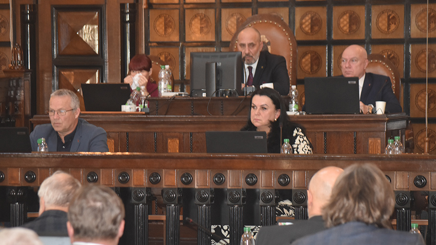 Zastupitelé budou jednat o ročním rozpočtovém „sčotu“