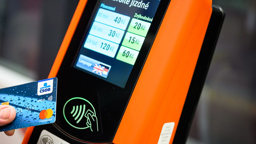 Hejtmanství zlevní jízdenky v celém kraji