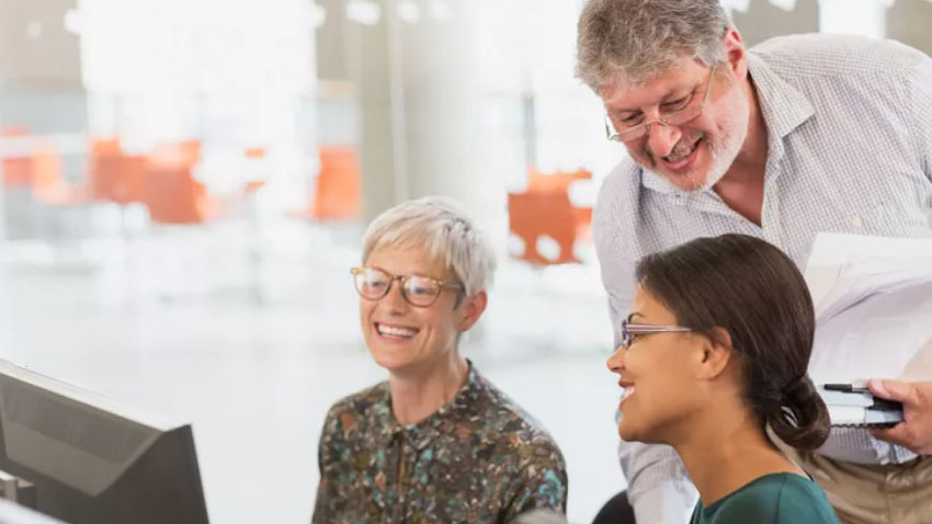 Je vám přes 50? Práci najdete, když prodáte své zkušenosti