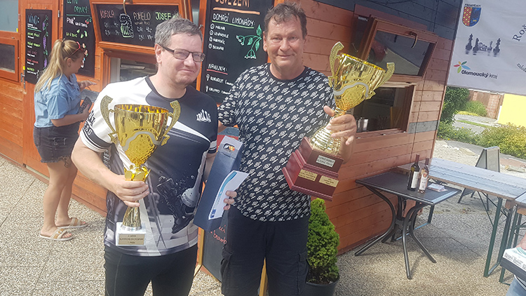 Foto: Marek Sonnevend SLATINICKÉ ŠACHOBRANÍ: VÍTĚZSTVÍ OBHÁJIL LADISLAV VANĚK!