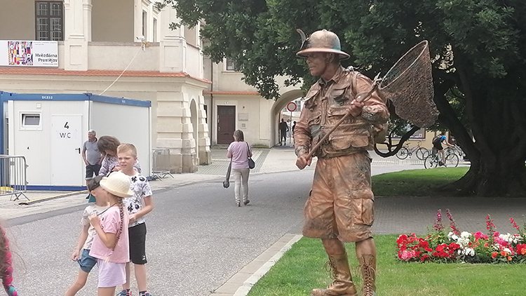 Foto: Kristýna Bohatová Dřevosochání v Prostějově nabídlo  ŽIVÉ I NEŽIVÉ SOCHY