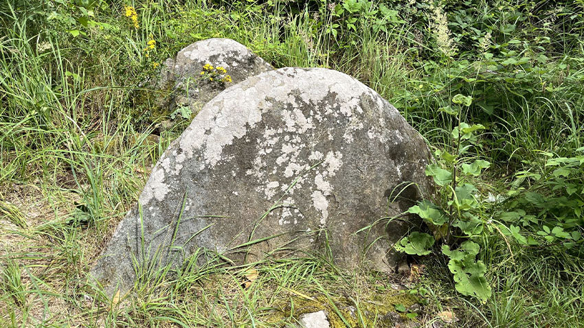 Menhir u Chlumu pamatuje Ligury