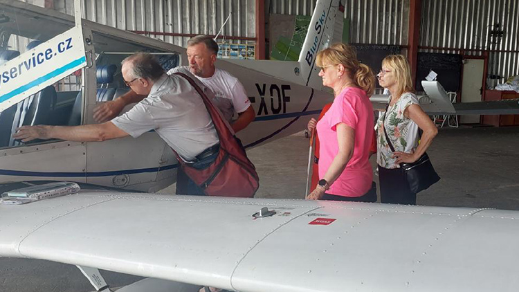 „Aeroklubáci“ připravili nevšední zážitek pro nevidomé