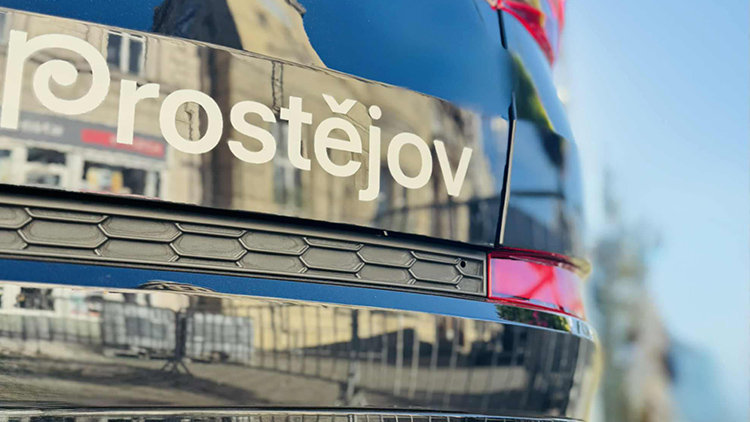 Městské logo zdobí  upomínkové předměty