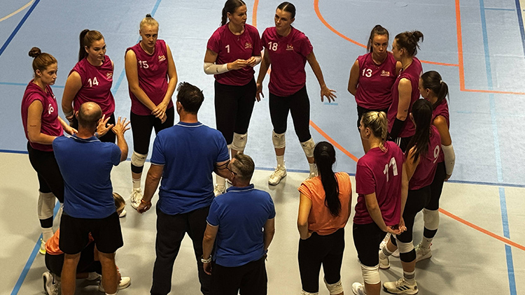 Exhibici ve Frenštátě Hanačky vedly už 2:0 a 17:12,  přesto ještě dovolily Frýdku-Místku otočit na 2:3...