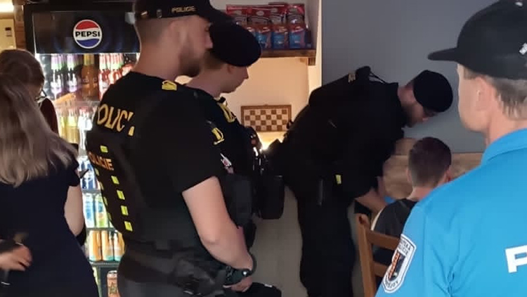 RAZIE NA MLADÉ  ALKOHOLIKY A FEŤÁKY