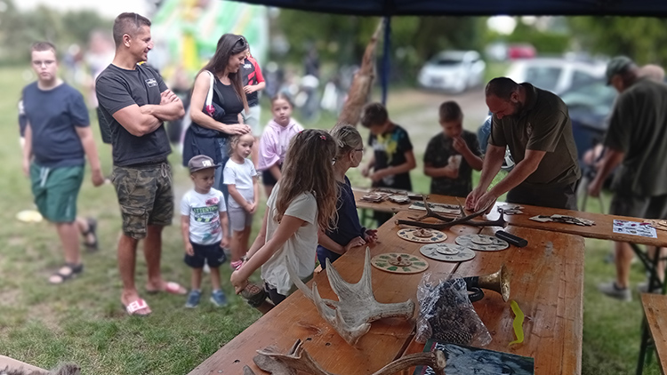 foto: Michal Kadlec Myslivecký den ve Štětovicích  provoněl SRNČÍ GULÁŠ
