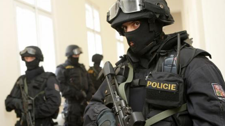 AKTUALIZOVÁNO: Kluka zkrotilo policejní komando