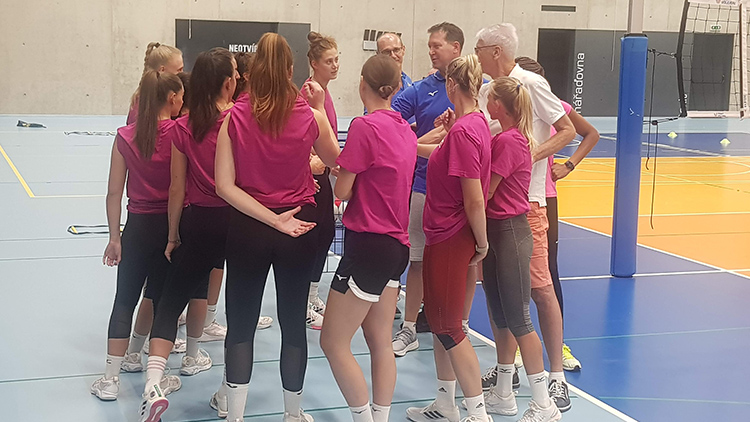 Foto: Marek Sonnevend Nový týmový pokřik žen Prostějova: Vamos Por Todo!