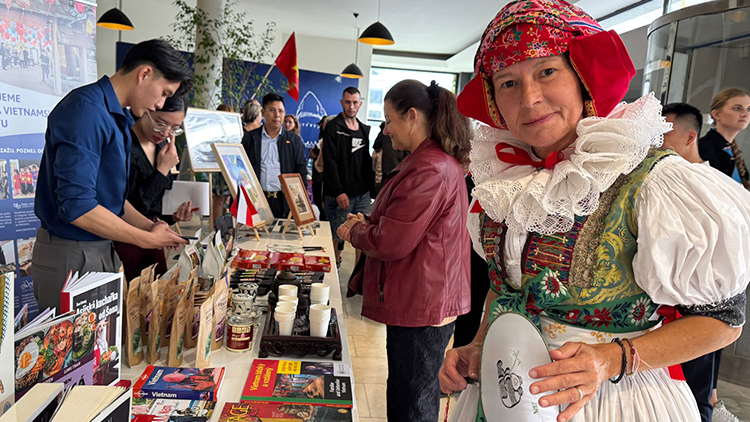 Metro 70 rozvoněla vietnamská kultura a jídlo