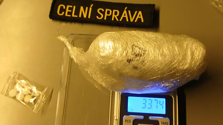 Foto: CÚ Ostrava Celníci během kontrol zajistili desítky gramů drog