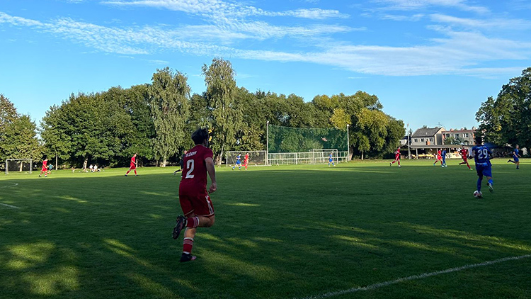 Foto: Eliška Sekaninová Olšany otočily zápas díky Bokůvkovi, Jesenec padl těsně 2:1