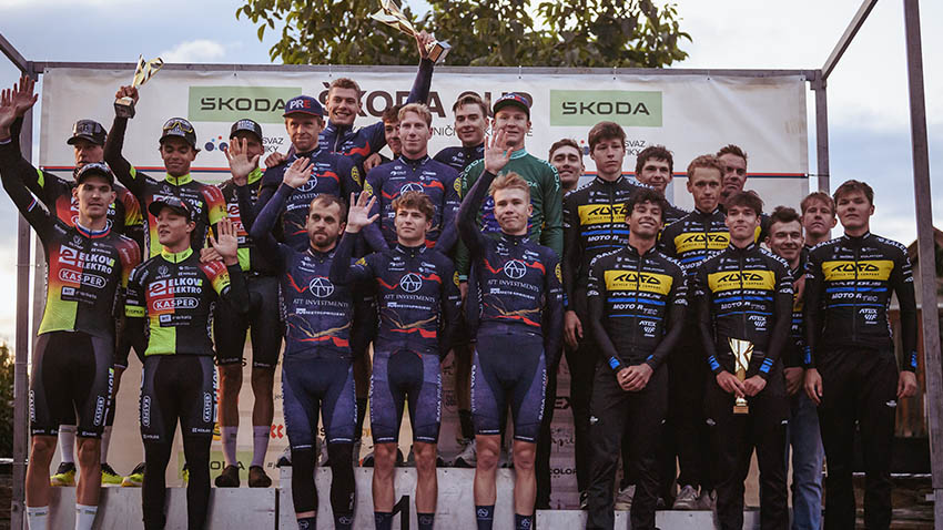 Tým cyklistů TUFO PARDUS Prostějov (vpravo) obhájil bronz v silničním Škoda Cupu. Foto: Jan Brychta Tým TUFO PARDUS celkově třetí ve Škoda Cupu