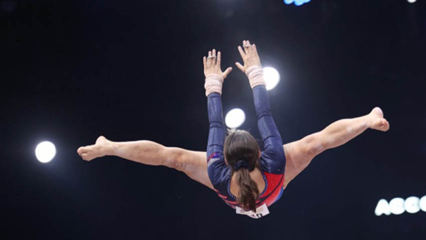 Zuzana Slezáková v Paříži při svém cvičení na bradlech. Foto: archiv Jakuba Jílka Prostějovská gymnastka Zuzana Slezáková na Světovém poháru
