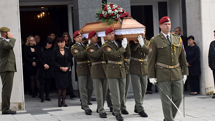 Vojáci doprovodili na poslední cestě Jiřího Hudského