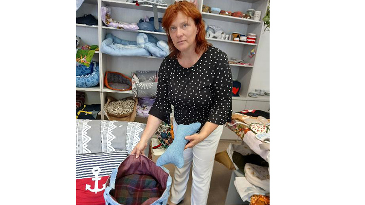 Foto: Kristýna Bohatová Přijďte si do Opět Použij vyrobit psí hračku