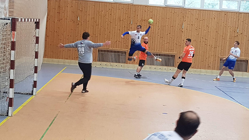 Kostelec hrál dobře jen patnáct minut ze šedesáti,  s Telnicí to stačilo na šťastně zachráněnou remízu