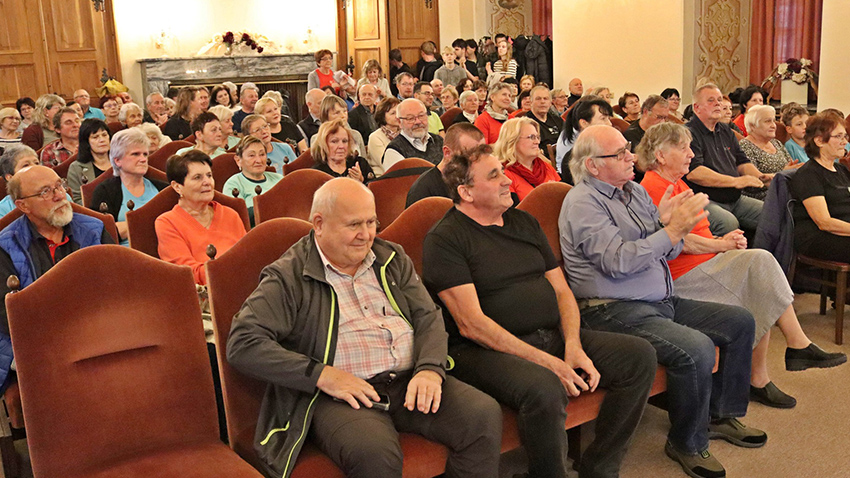 Koničtí turisté slaví 100 let radosti 