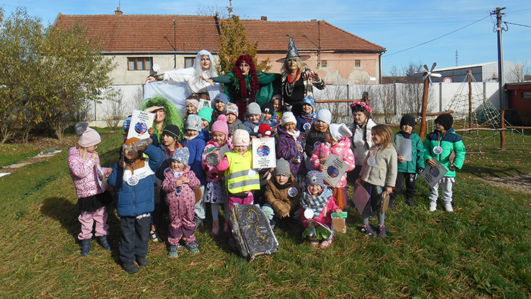 V Dobromilicích se děti ani dospělí  STRAŠIDEL NEBOJÍ!