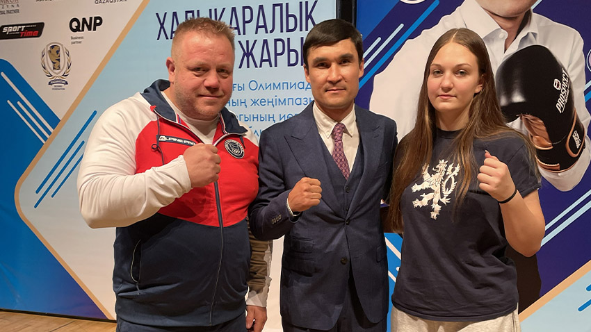 Ester Dvorská boxovala v Kazachstánu a přivezla z Karagandy jak stříbro, tak individuální ocenění