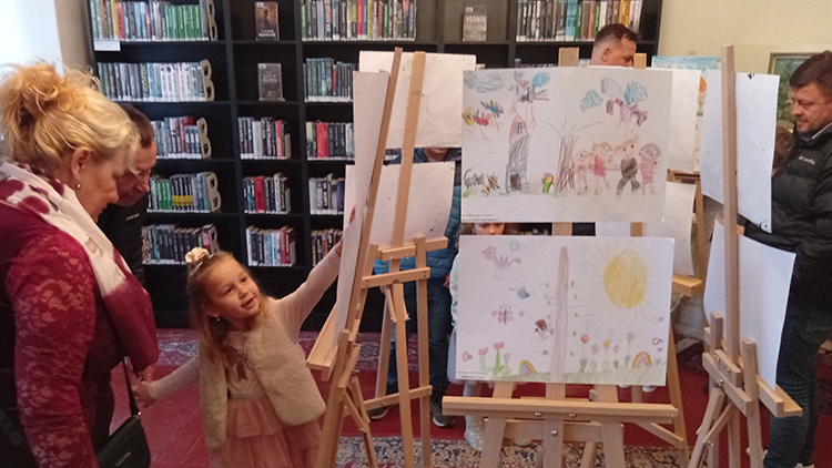 V Mořicích křtili šampaňským nové logo obce