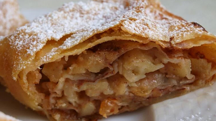 Máte doma přebytečná jablka? Upečte exkluzivní štrúdl!